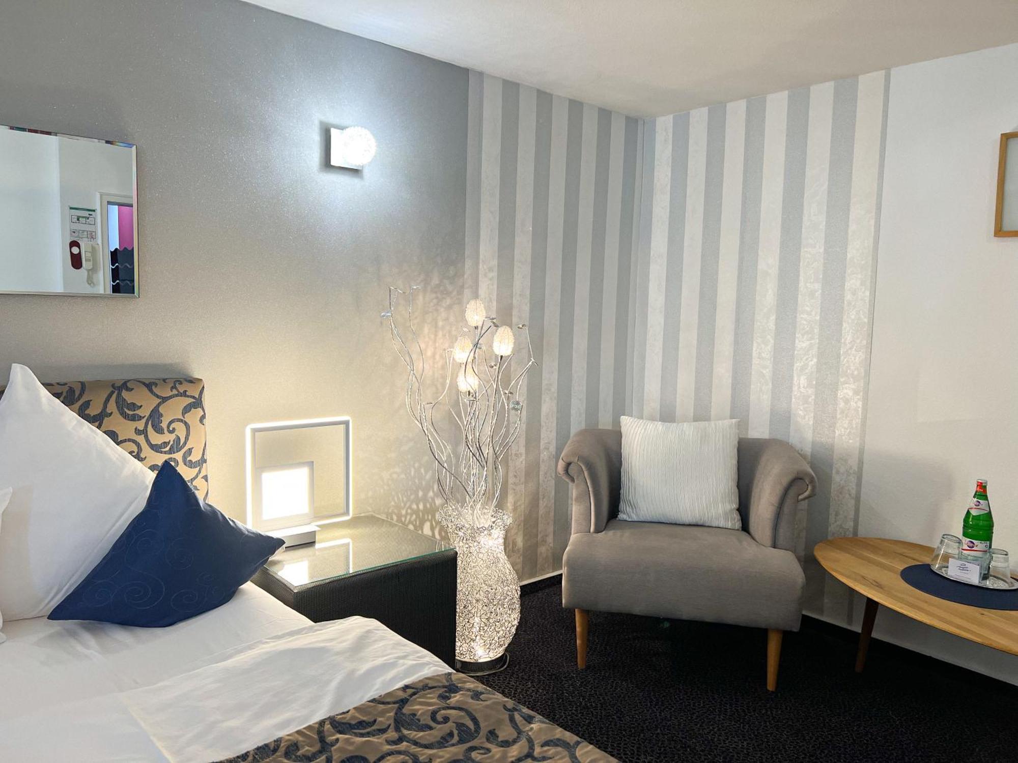 Hotel Service Apartments Am Prinzenplatz Kamp-Lintfort Esterno foto
