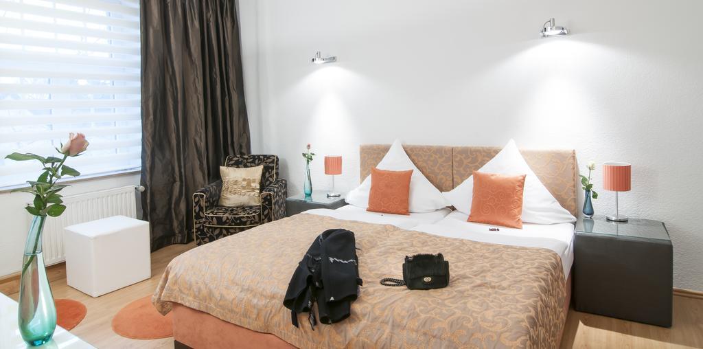 Hotel Service Apartments Am Prinzenplatz Kamp-Lintfort Esterno foto